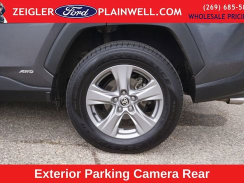 Used 2022 Toyota RAV4 XLE w/ Convenience Package image 9