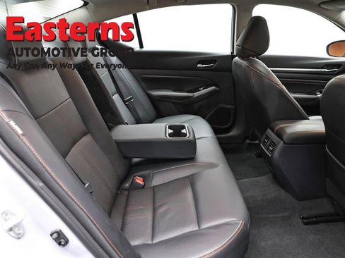 Used 2023 Nissan Altima 2.0 SR FWD image 24