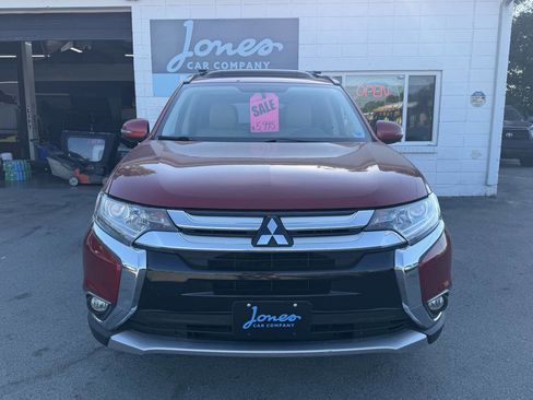 Used 2016 Mitsubishi Outlander SEL AWD/4WD image 4