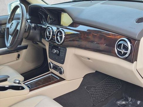 Used 2015 Mercedes-Benz GLK 350 4MATIC image 22