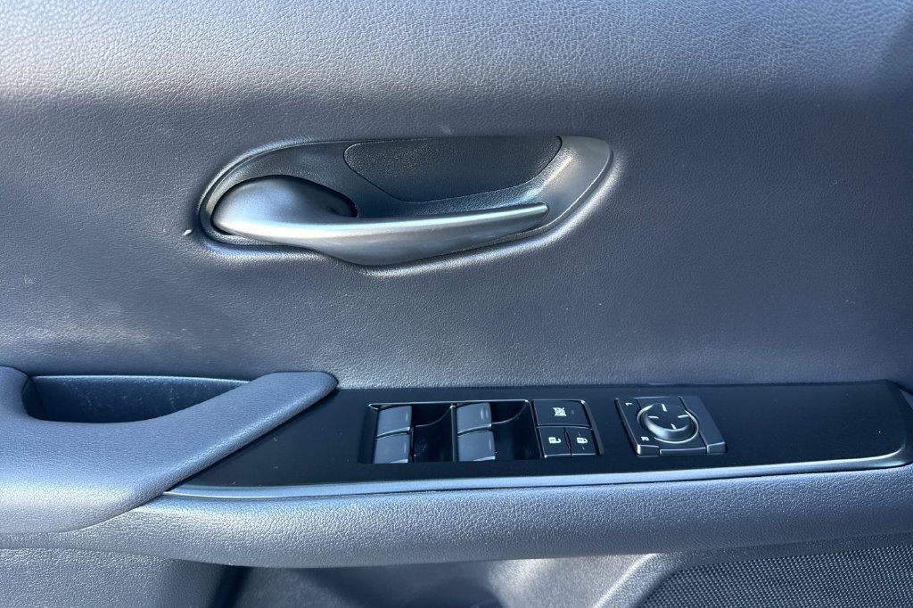 Used 2024 Lexus UX 250h FWD image 11