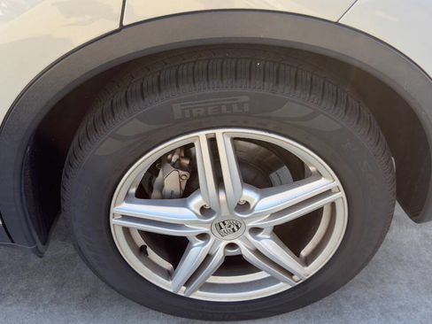 Used 2011 Porsche Cayenne S image 21