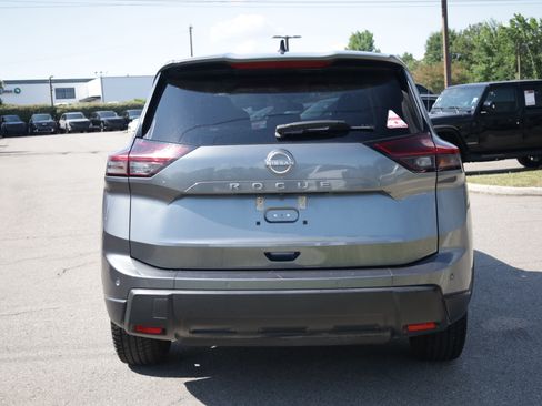 Used 2024 Nissan Rogue S FWD image 4