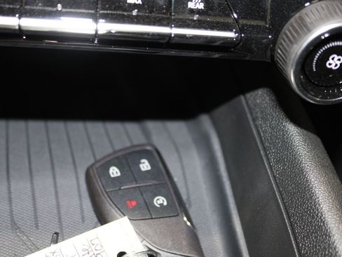 New 2026 Chevrolet Equinox EV LT image 41