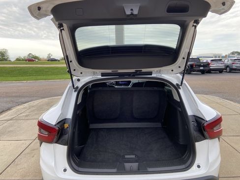 Used 2025 Chevrolet Trax LT w/ LT Convenience Package FWD image 26