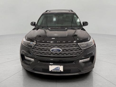 Used 2024 Ford Explorer XLT w/ Equipment Group 202A AWD/4WD image 12