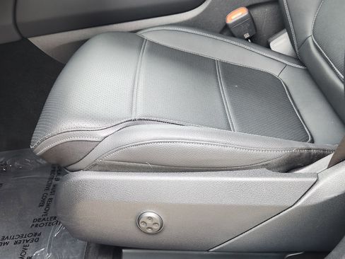 Certified 2025 Mercedes-Benz GLC 300 image 15