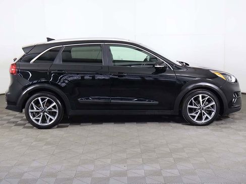 Used 2020 Kia Niro Touring image 19