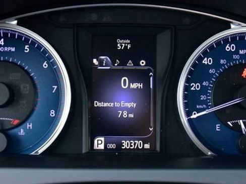 Used 2017 Toyota Camry XLE FWD image 27