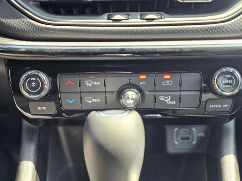 New 2026 Jeep Compass Latitude AWD/4WD image 9