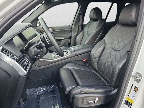 Used 2023 BMW X5 xDrive40i w/ Climate Comfort Package image 16