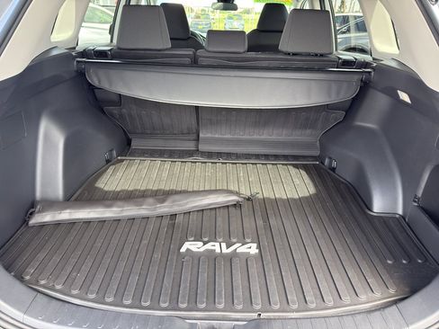 Used 2024 Toyota RAV4 XLE AWD/4WD image 16