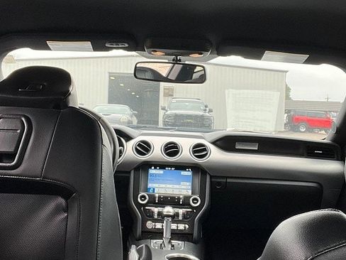 Used 2018 Ford Mustang Premium image 14