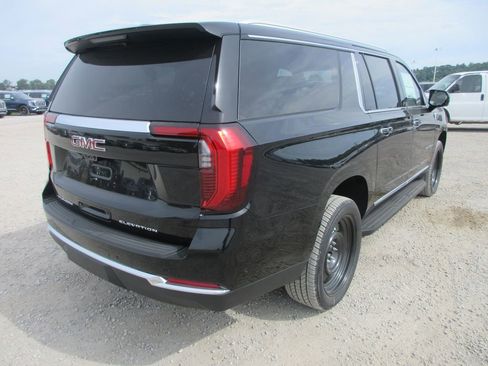 New 2026 GMC Yukon XL Elevation w/ Elevation Premium Package AWD/4WD image 4