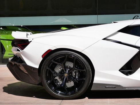 Used 2024 Lamborghini Revuelto AWD/4WD image 20