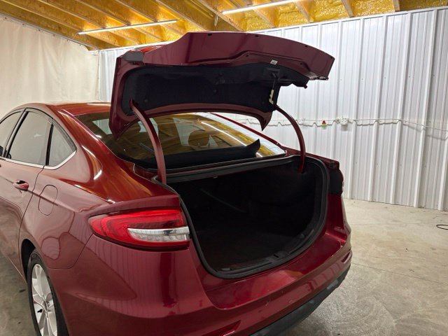 Used 2019 Ford Fusion SE FWD image 9
