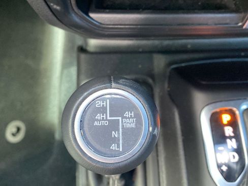 Used 2022 Jeep Wrangler Unlimited Sahara w/ Cold Weather Group AWD/4WD image 22