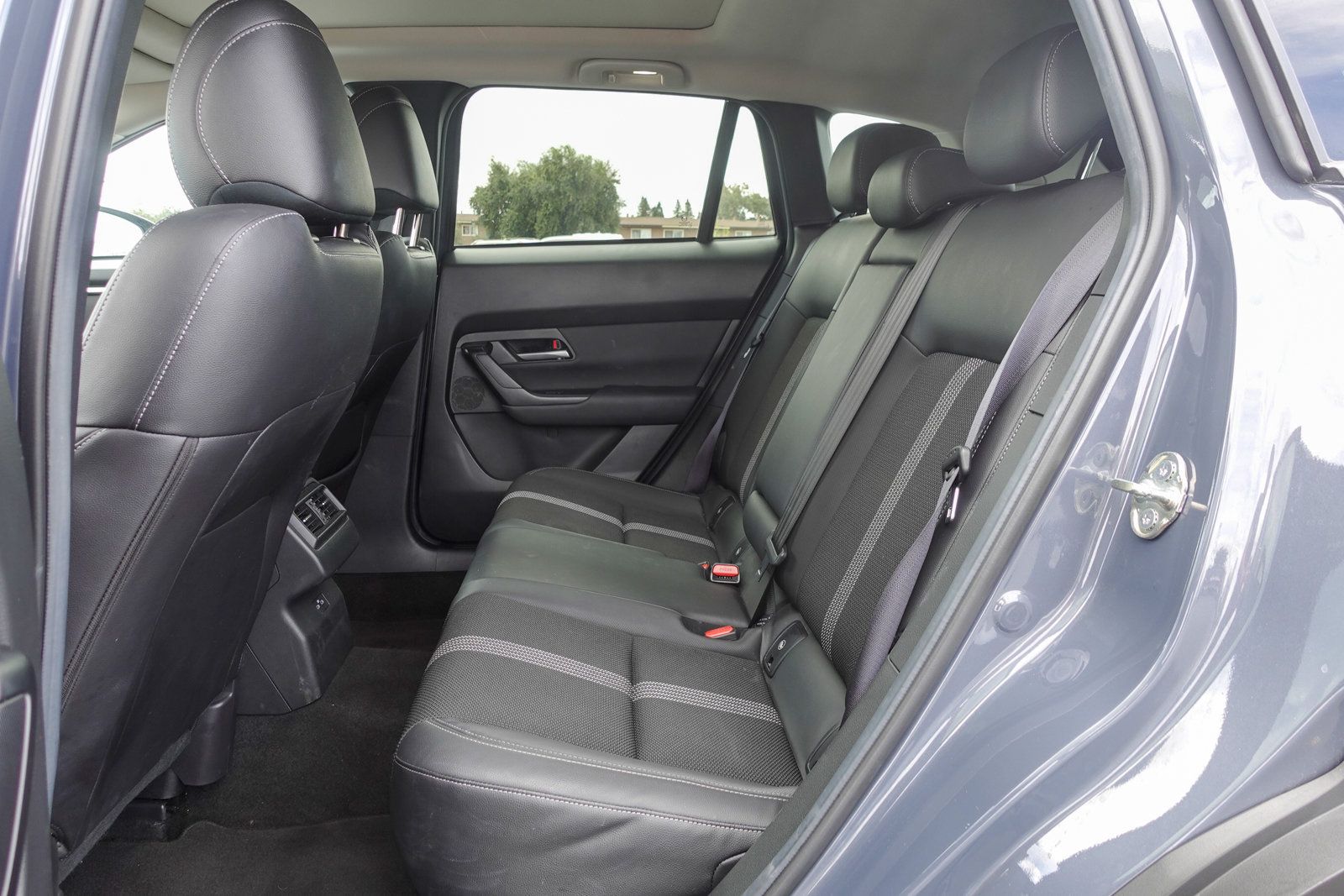 Used 2025 MAZDA CX-50 AWD 2.5 S w/ Premium Package image 15