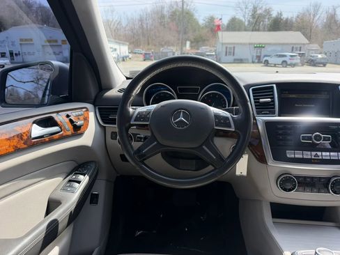 Used 2012 Mercedes-Benz ML 350 ML 350 4MATIC Sport Utility 4D image 35