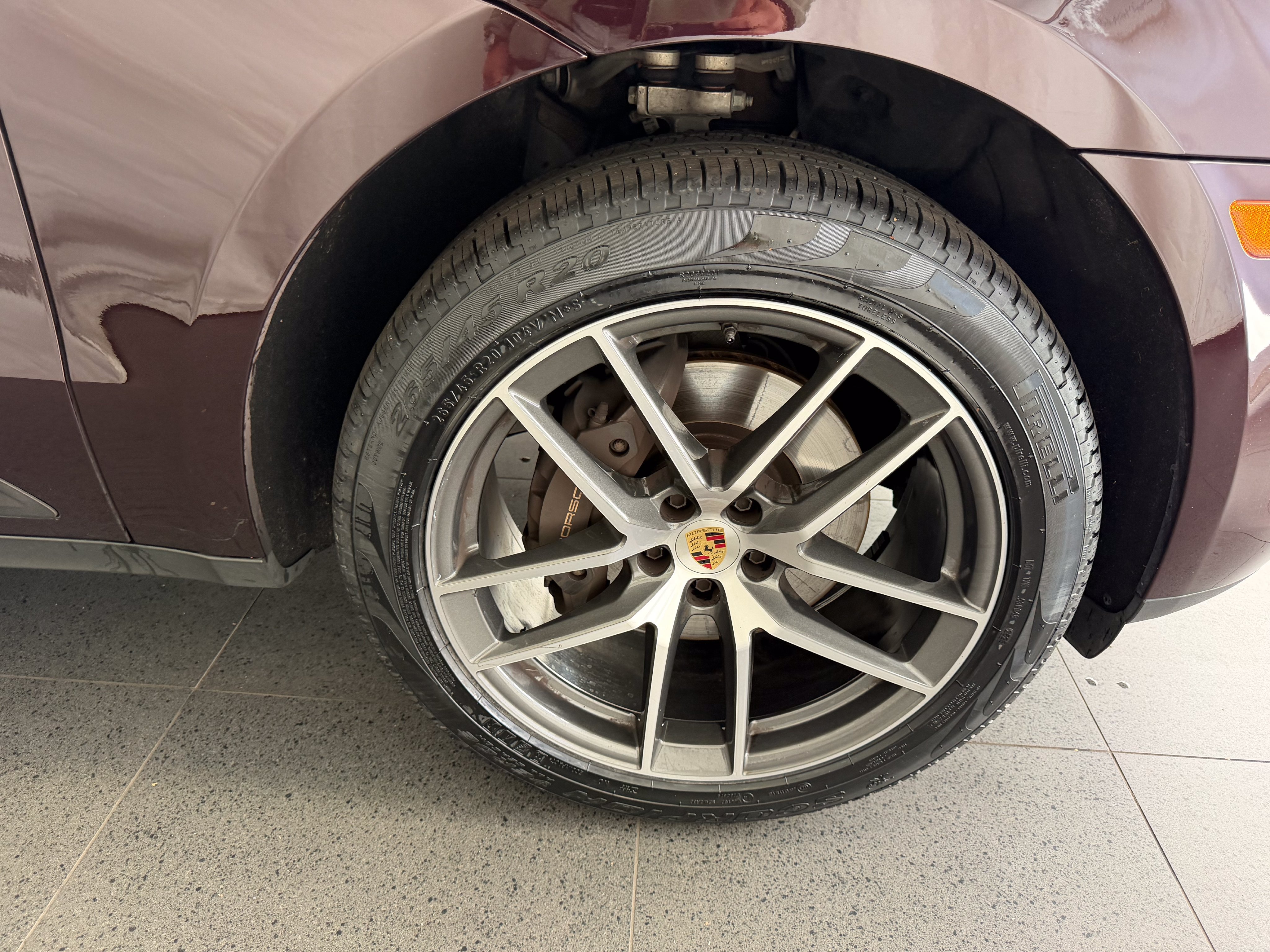Certified 2024 Porsche Macan AWD/4WD image 13