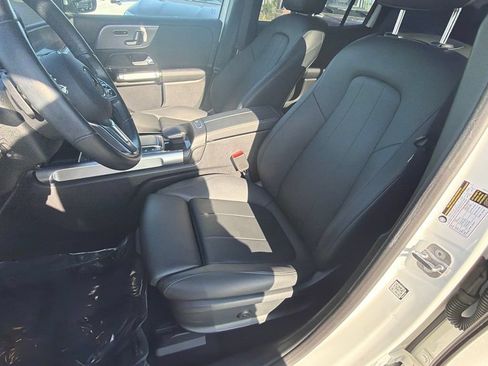 Used 2023 Mercedes-Benz EQB 300 4MATIC image 22