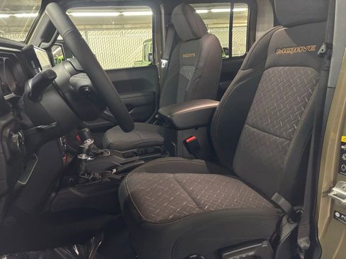 New 2026 Jeep Gladiator Mojave image 11