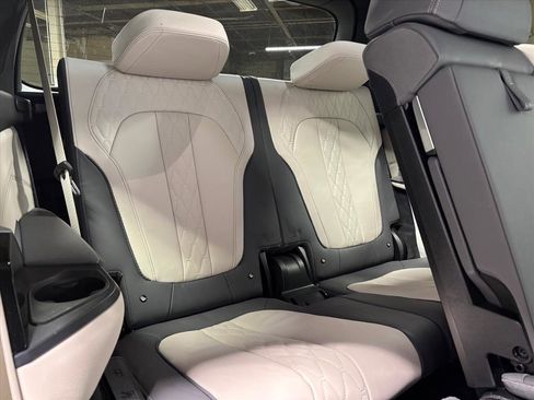 Used 2023 BMW X7 xDrive40i w/ Executive Package image 42