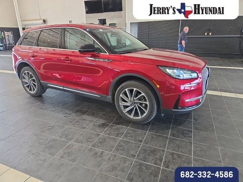 Used 2024 Lincoln Corsair AWD w/ Equipment Group 101A image 2