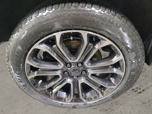 New 2026 Land Rover Defender 110 image 12