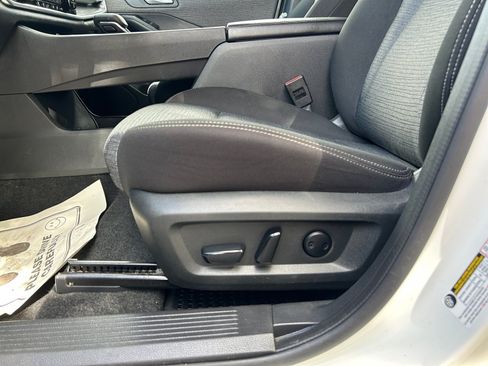 Used 2023 Nissan Rogue SV AWD/4WD image 14