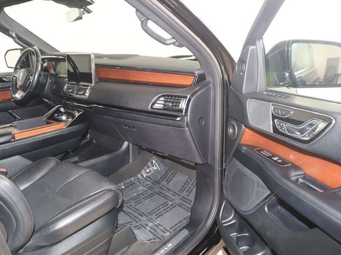 Used 2020 Lincoln Navigator Reserve AWD/4WD image 42