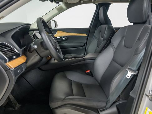 Used 2024 Volvo XC90 B5 Plus image 18