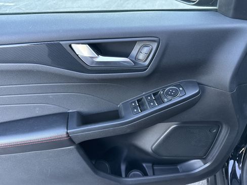 Used 2023 Ford Escape ST-Line AWD/4WD image 16