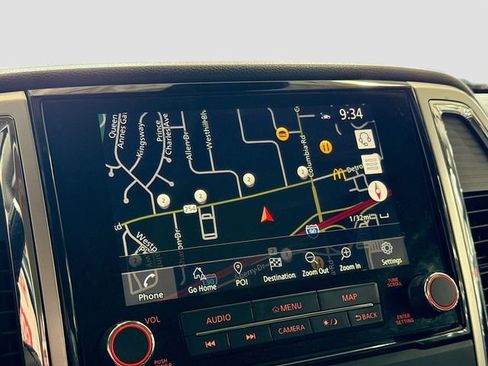 Used 2020 Nissan Titan SV w/ SV Convenience Package image 14