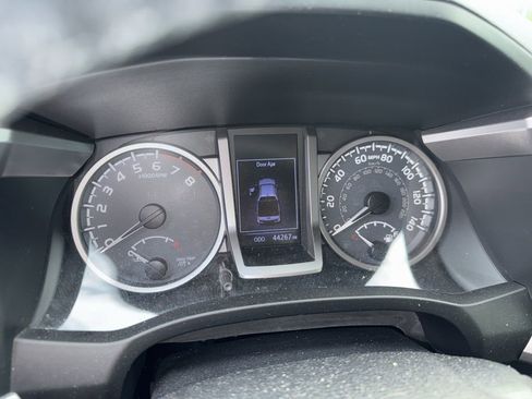 Used 2019 Toyota Tacoma SR5 image 8