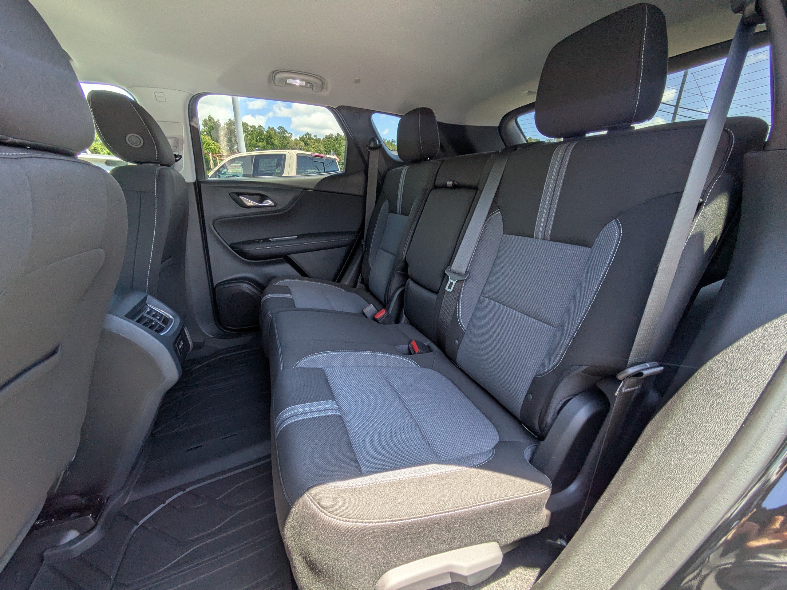 New 2026 Chevrolet Blazer LT w/ Convenience Package FWD image 14