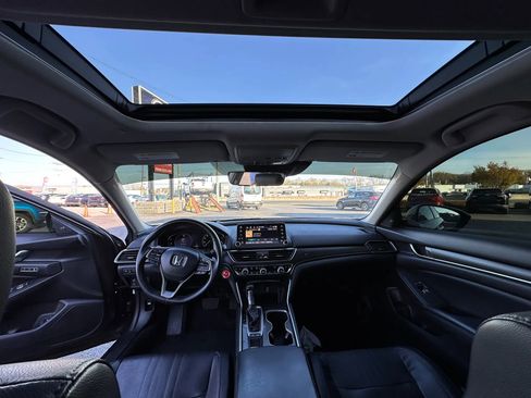Used 2018 Honda Accord Touring image 14