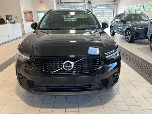 Used 2024 Volvo XC40 B5 Plus w/ Climate Package AWD/4WD image 1