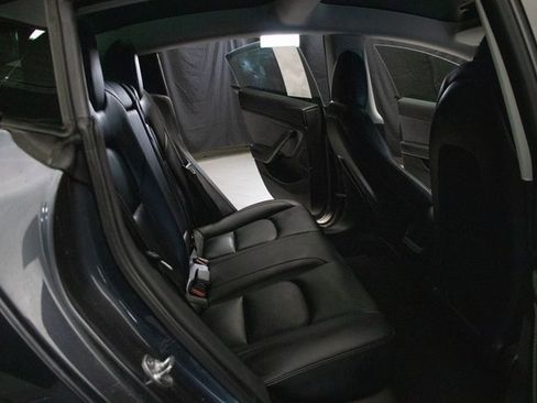 Used 2021 Tesla Model 3 Performance image 17
