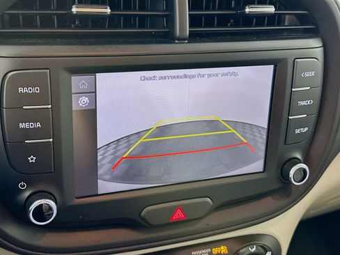 Used 2025 Kia Soul LX w/ LX Technology Package image 21