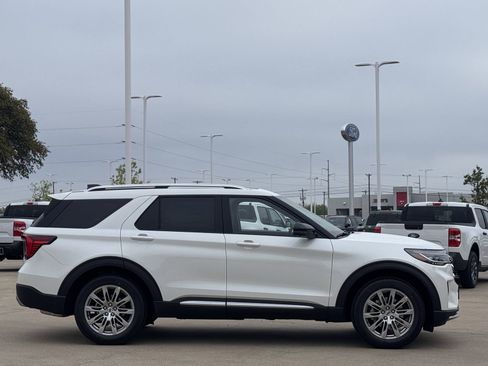 New 2026 Ford Explorer Platinum image 3