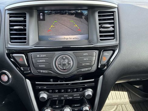 Used 2019 Nissan Pathfinder SV FWD image 22