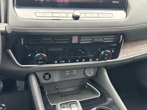 New 2026 Nissan Rogue Platinum AWD/4WD image 32