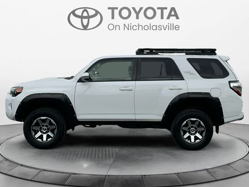 Used 2019 Toyota 4Runner TRD Off-Road Premium AWD/4WD image 2