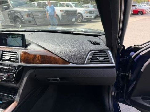 Used 2017 BMW 330i xDrive Sedan w/ Premium Package image 40