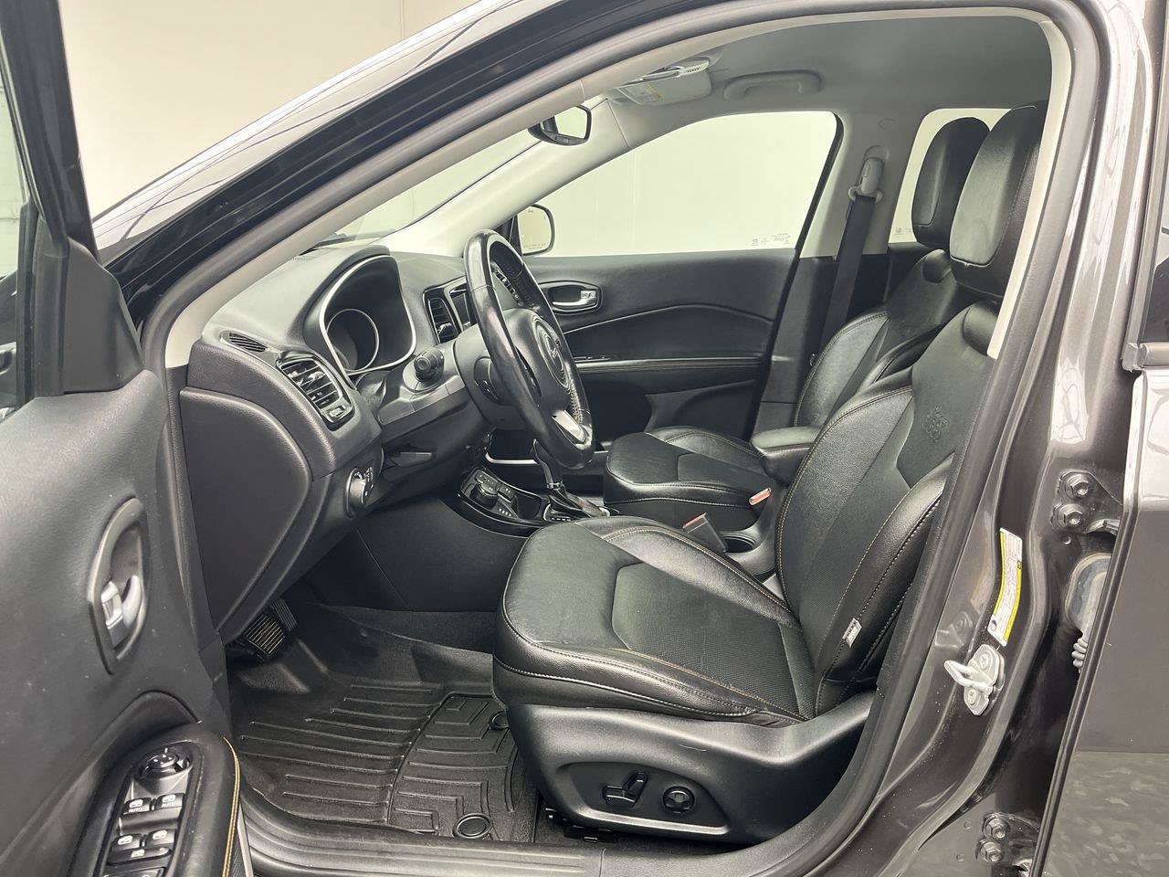 Used 2021 Jeep Compass Limited AWD/4WD image 3