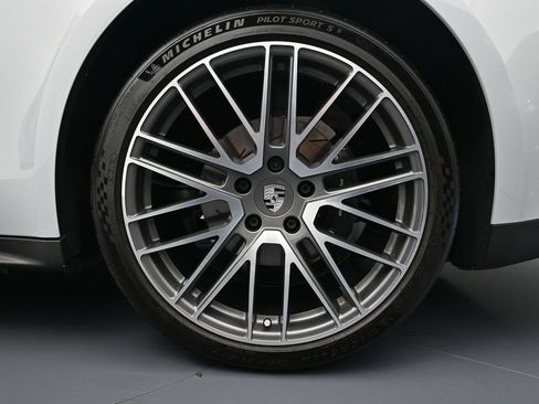 Used 2025 Porsche Panamera image 26