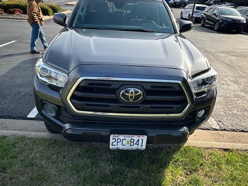 Used 2018 Toyota Tacoma SR5 image 5