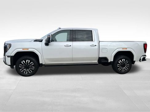 Used 2024 GMC Sierra 3500 Denali Ultimate image 3