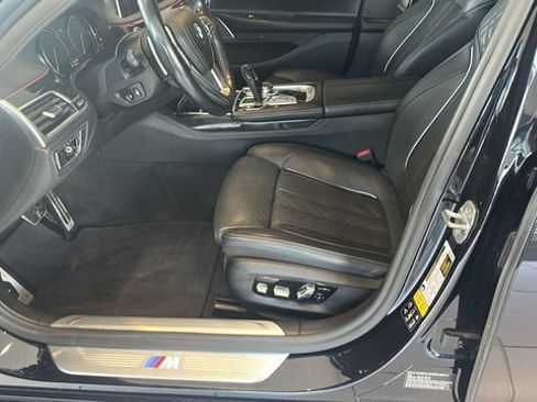 Used 2019 BMW 750i xDrive w/ M Sport Package AWD/4WD image 9